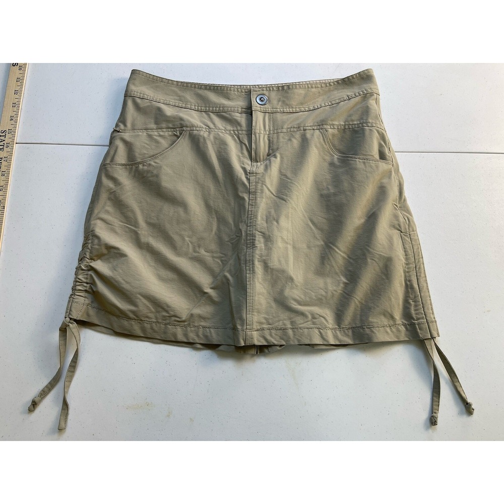 Cabela's Women's Tan Outdoor Anytime Skort Casual Size 6 Stay Put Leg Trim
